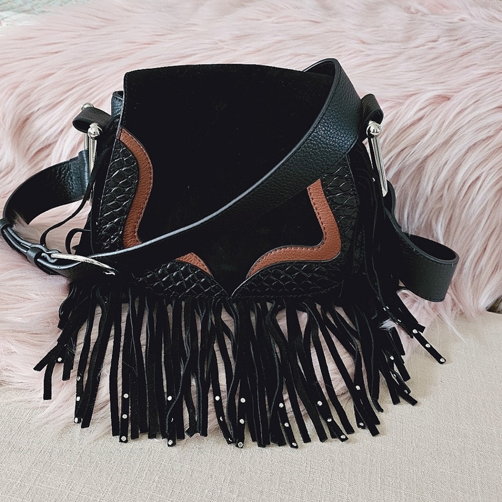 Vince Camuto Boho Leather Fringe Western Saddle Crossbody Bag
